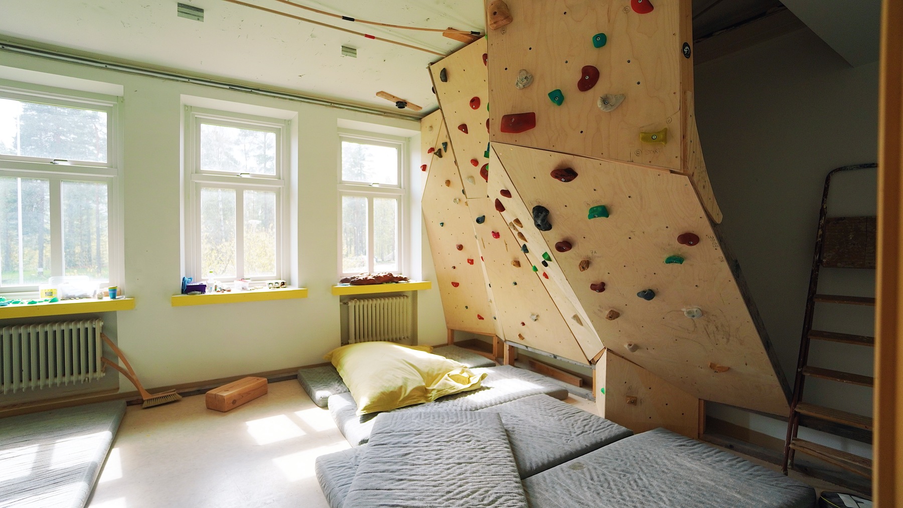 Climbing Wall 2